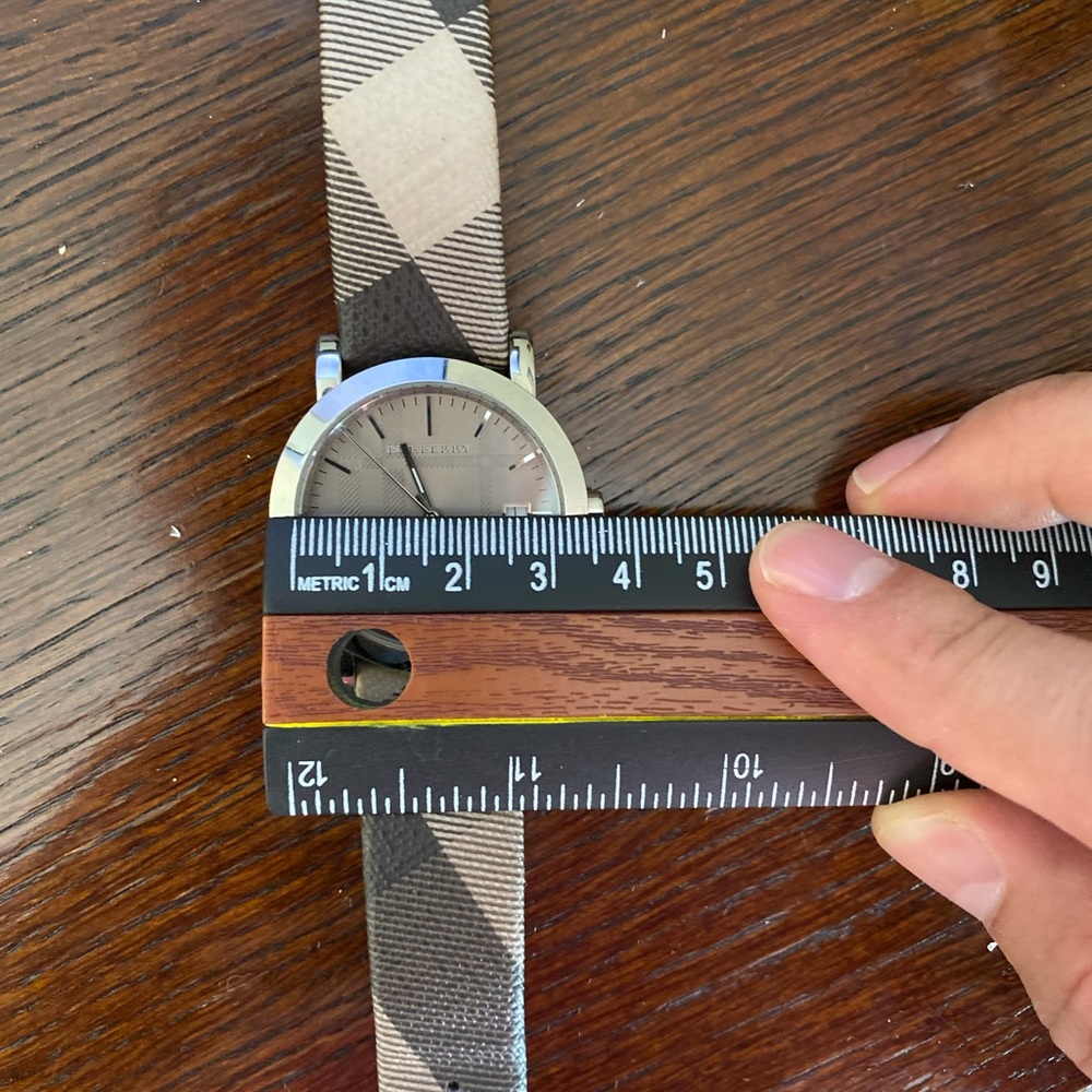 Women’s Burberry Watch - Picture 8 of 8